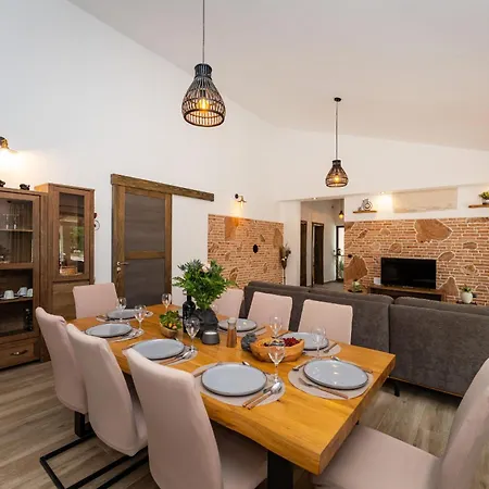 My Dalmatia - Indy With Private Heated Pool *
