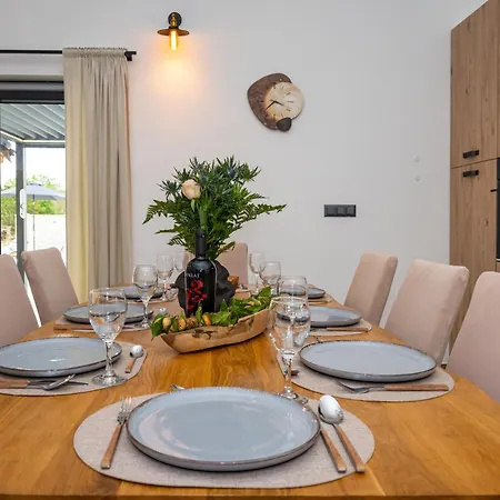Сasa de vacaciones My Dalmatia - Indy With Private Heated Pool *